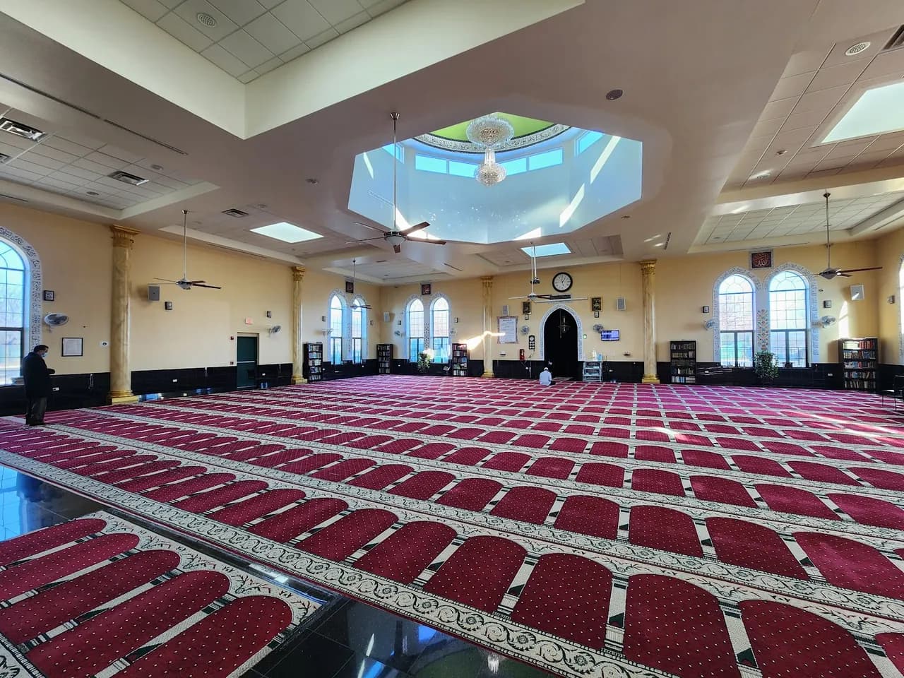 Masjid Al-Huda in Schaumburg, Illinois